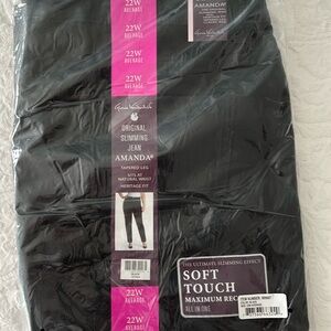 Gloria Vanderbilt Amanda Tapered Leg Heritage Fit Black Jeans